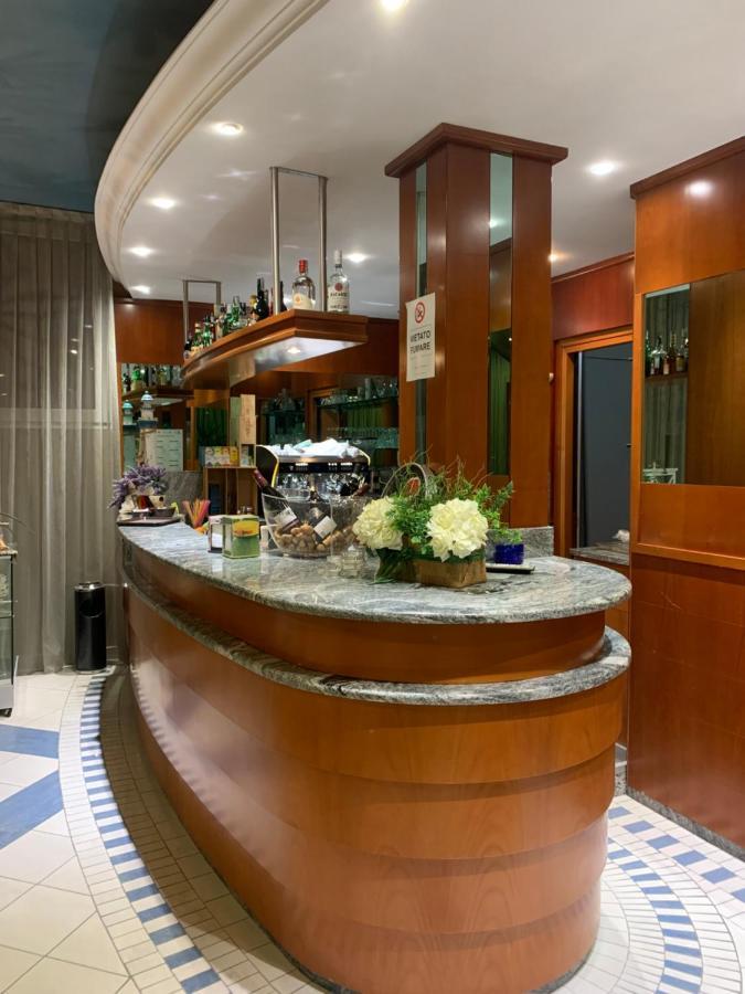 Hotel Bellevue Каорле Екстериор снимка