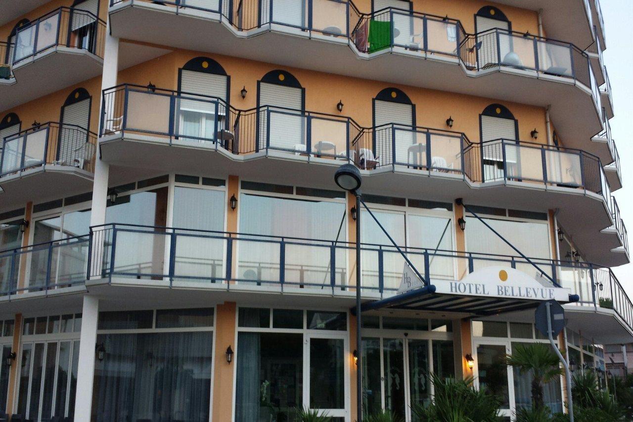 Hotel Bellevue Каорле Екстериор снимка
