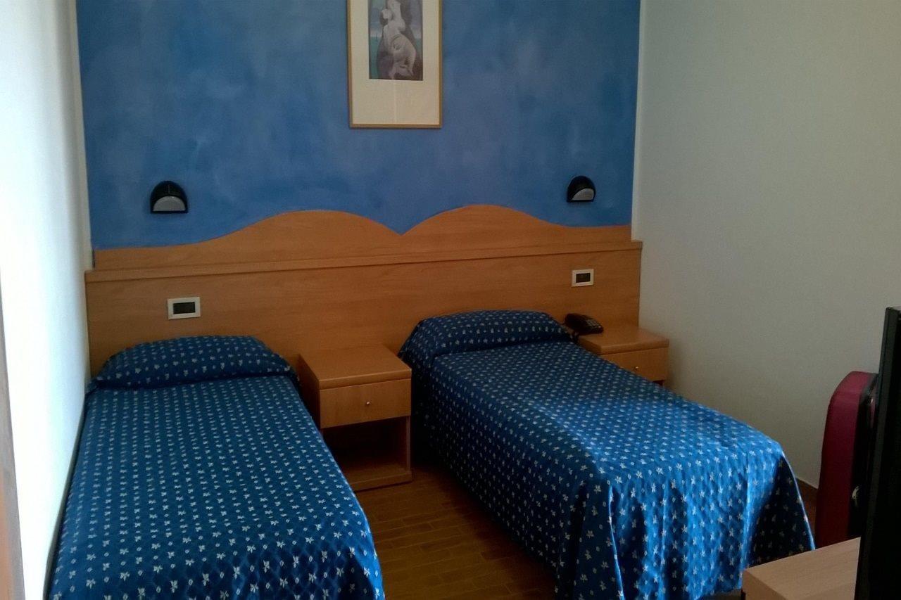 Hotel Bellevue Каорле Екстериор снимка