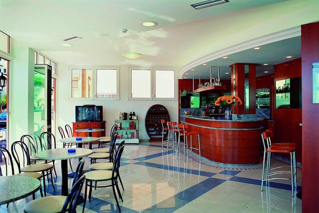 Hotel Bellevue Каорле Екстериор снимка